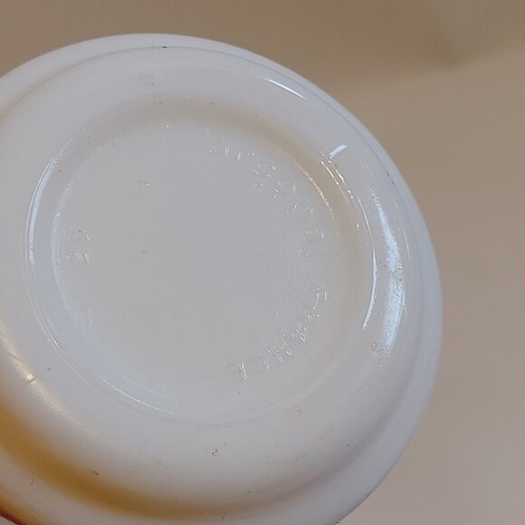 Vintage Arcopal France Milk Glass Mug CUTE Elephants Linking Tails - Picture 5 of 5